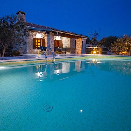Holiday Home Svemir Drage Dış mekan fotoğraf