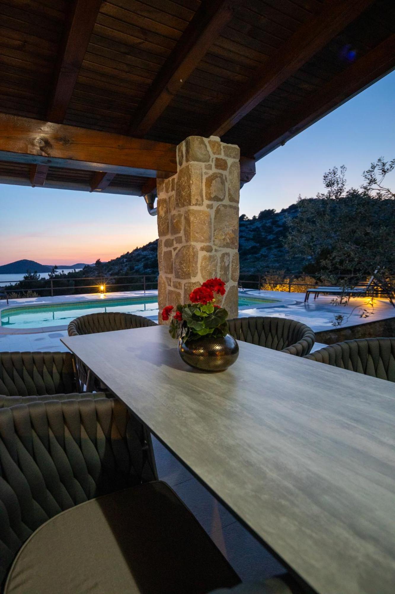 Holiday Home Svemir Drage Dış mekan fotoğraf