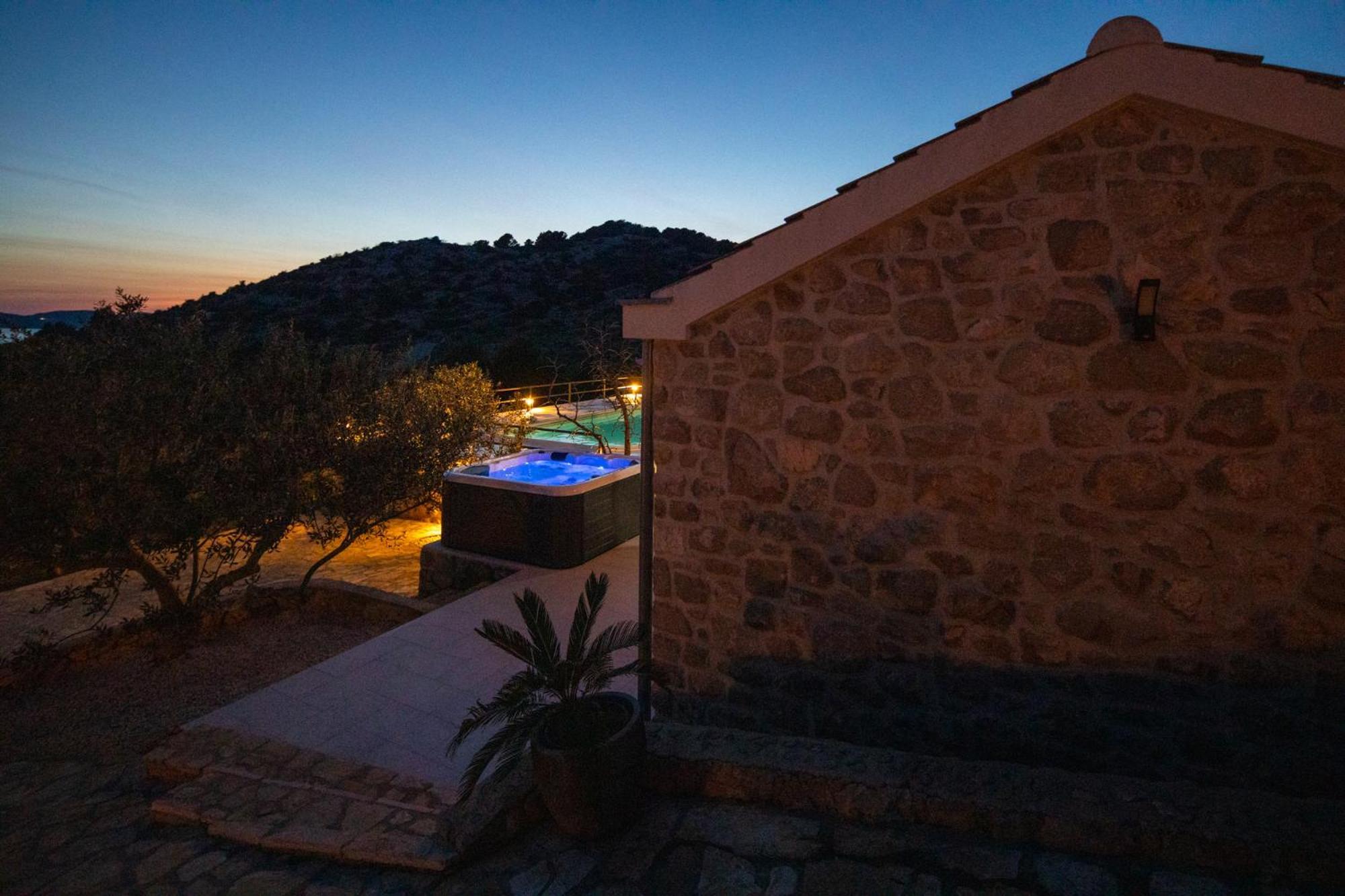 Holiday Home Svemir Drage Dış mekan fotoğraf