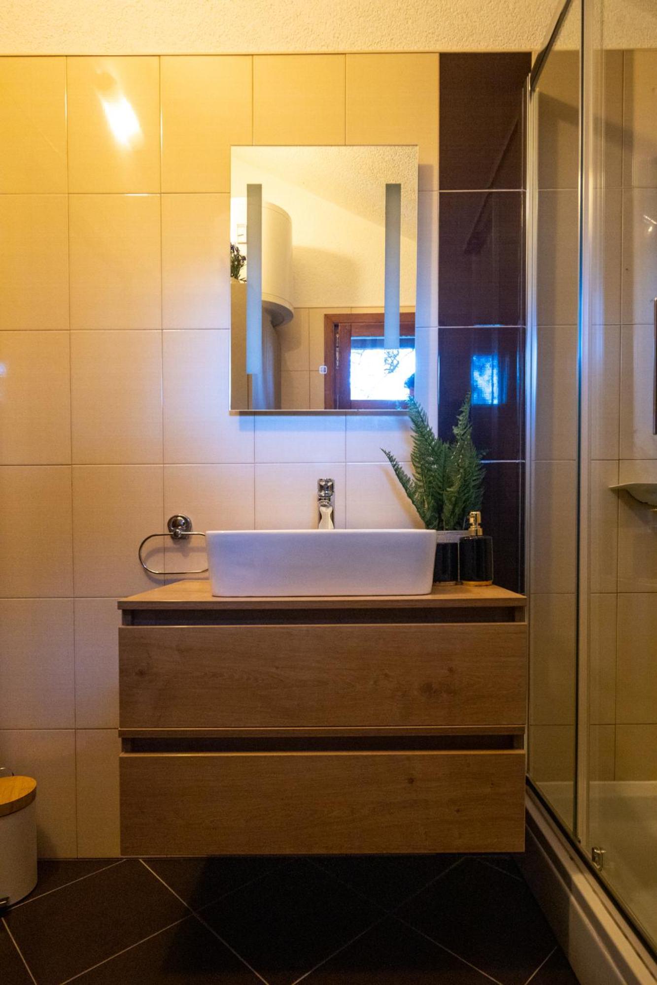 Holiday Home Svemir Drage Dış mekan fotoğraf