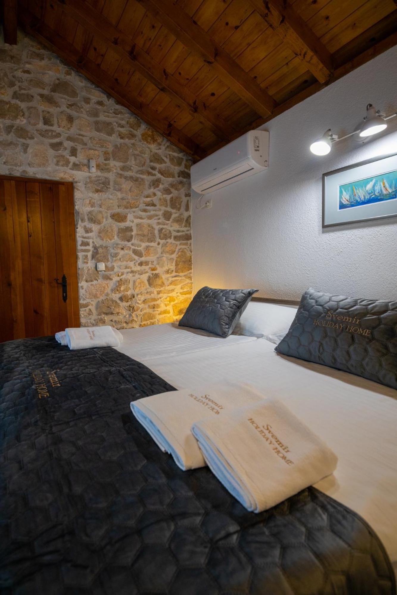 Holiday Home Svemir Drage Dış mekan fotoğraf