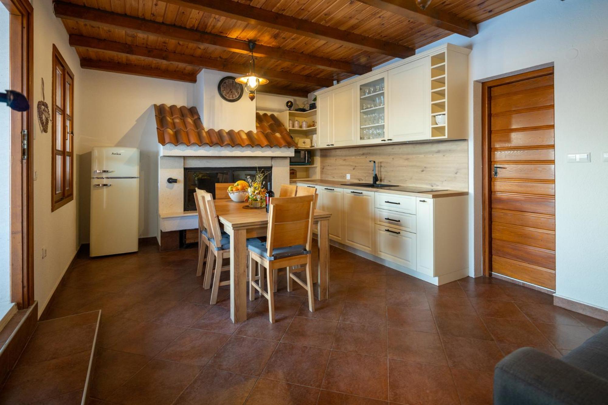 Holiday Home Svemir Drage Dış mekan fotoğraf