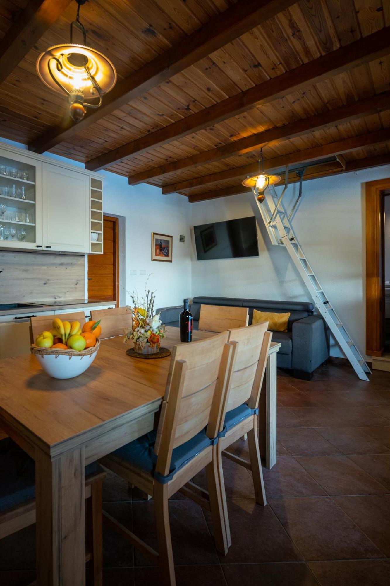 Holiday Home Svemir Drage Dış mekan fotoğraf