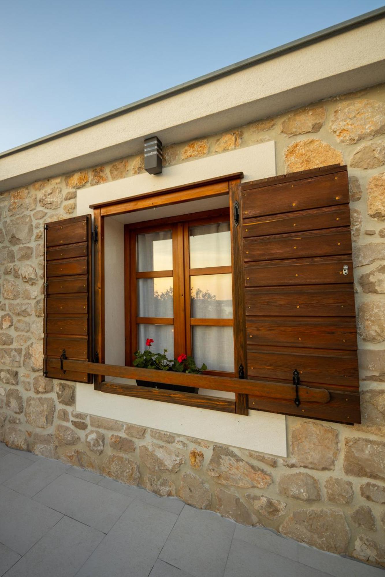 Holiday Home Svemir Drage Dış mekan fotoğraf