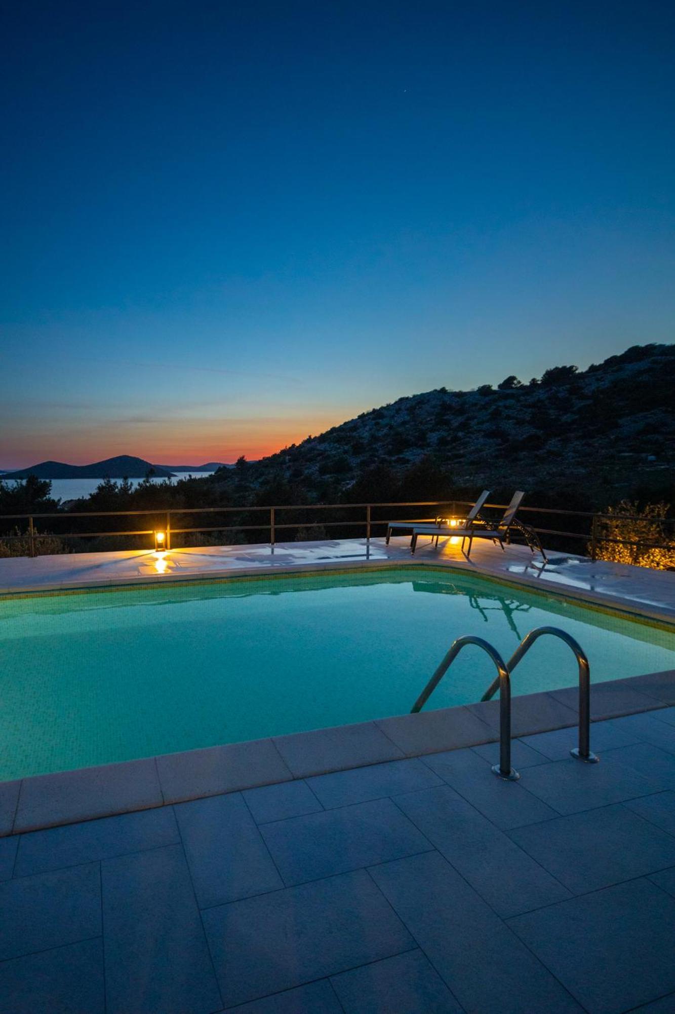Holiday Home Svemir Drage Dış mekan fotoğraf