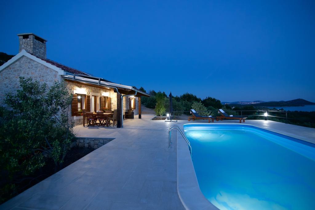 Holiday Home Svemir Drage Dış mekan fotoğraf